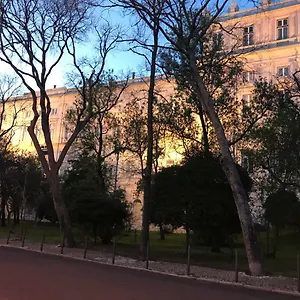 Excellent 2 Bedroom In Apartment